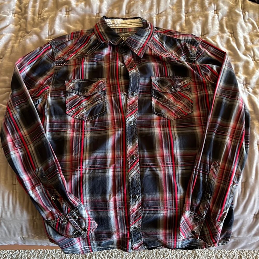 Men’s long sleeve snap front casual shirt.  BKE Tailored Fit Large